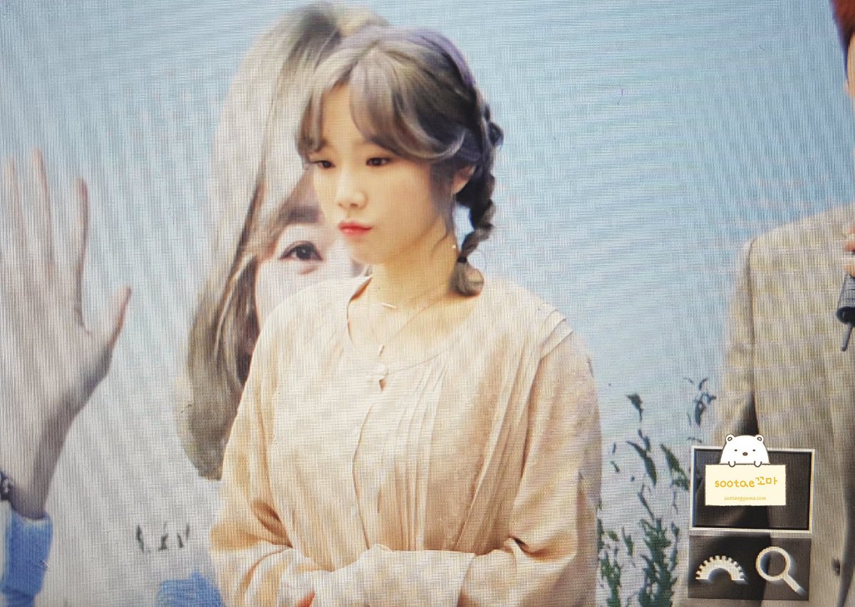 [PIC][23-09-2016]TaeYeon tham dự buổi Fansign cho thương hiệu nước uống "SAMDASOO" tại COEX Live Plaza vào tối nay CtCgryhUkAIdma8