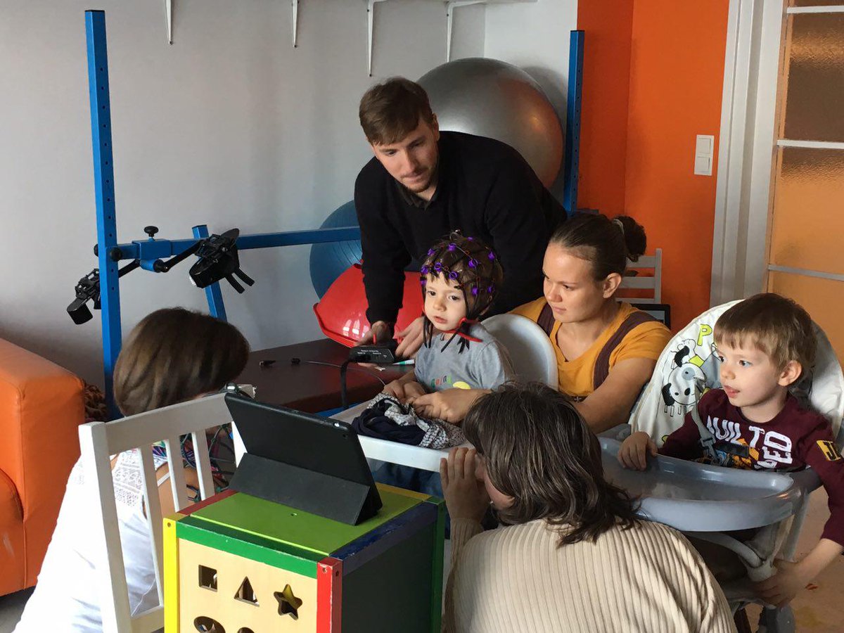 brainboost_muc's tweet image. Im Logopädiezentrum Halliho in Budapest #neurofeedback #hungary #workingwithchilds #brainboost