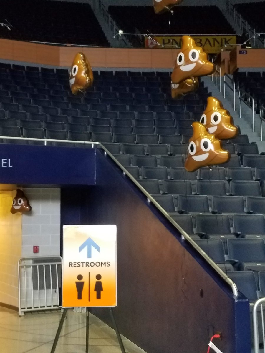 TCzarman's tweet photo. Third time at the #socialmitten and they upped their game with appropriate emojis https://t.co/k6pmxCMFw6