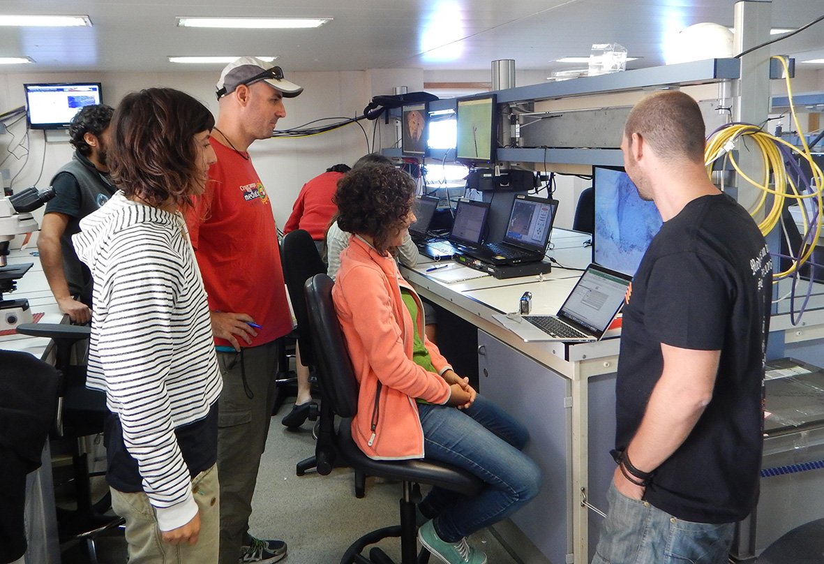 #MEDWAVES always draws a crowd around the ROV live-feed from the sponge grounds and corals of the Gazul volcano.