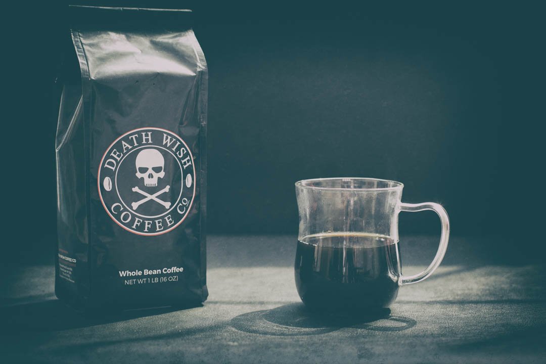 Хороший крепкий кофе. Кофе Death Wish Coffee. Самый крепкий кофе в мире Death Wish. Мощный кофе. Dead Wish кофе.