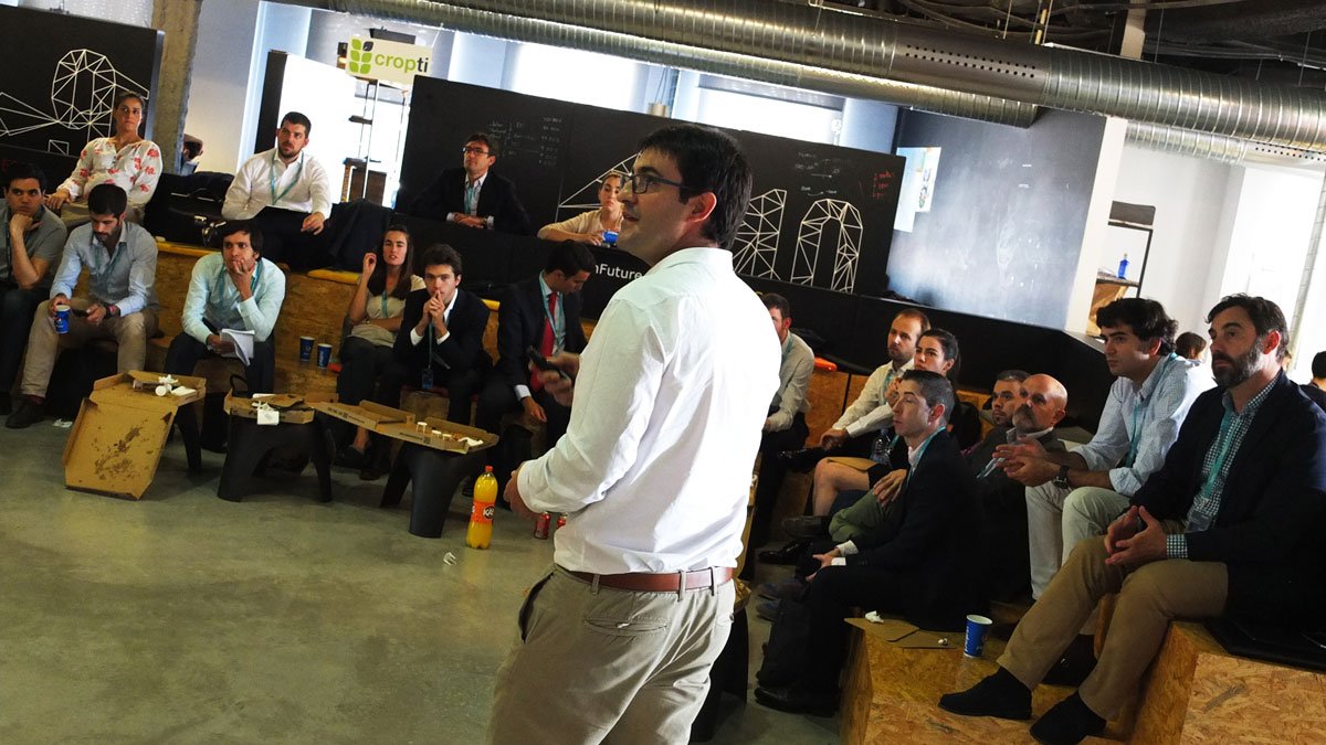 OpenFuture_'s tweet photo. #FWmillennials termina en Wayra Madrid mientras escuchamos los próximos retos y objetivos de nuestras #startups @WayraES https://t.co/8fYeGeJHDs