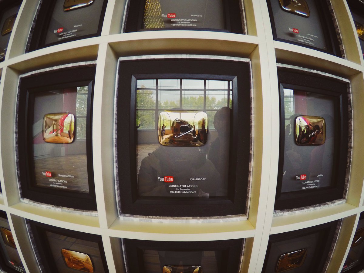 Hramoffvideo's tweet photo. Набрал себе кнопок и съебываюсь незаметно...
#hramoff #hramoffvideo #videopeople #порасъебывать https://t.co/dUKO2p6x6l