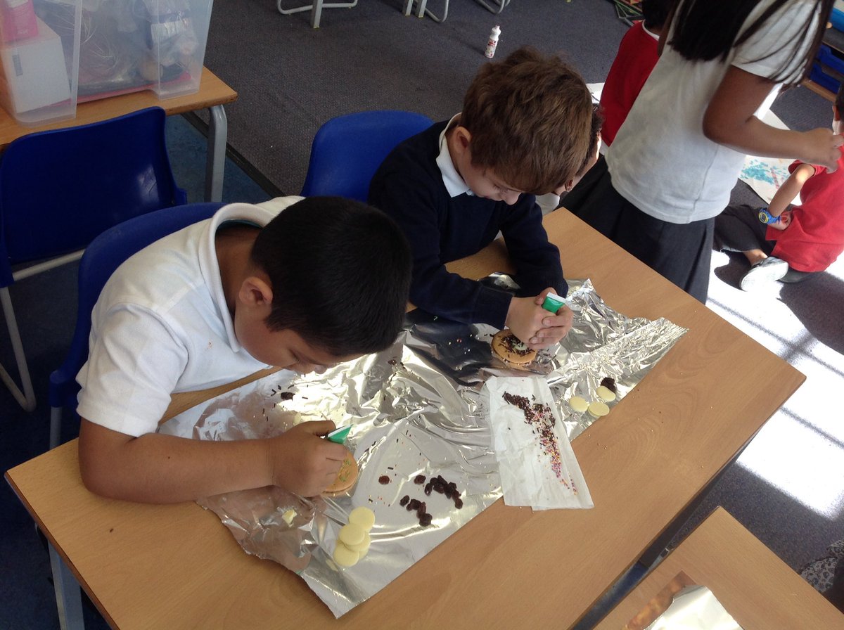 MayflowerSch's tweet photo. Pupil choice/ YUMMY!!!!!!#rayclass https://t.co/rKdEIDtZFY