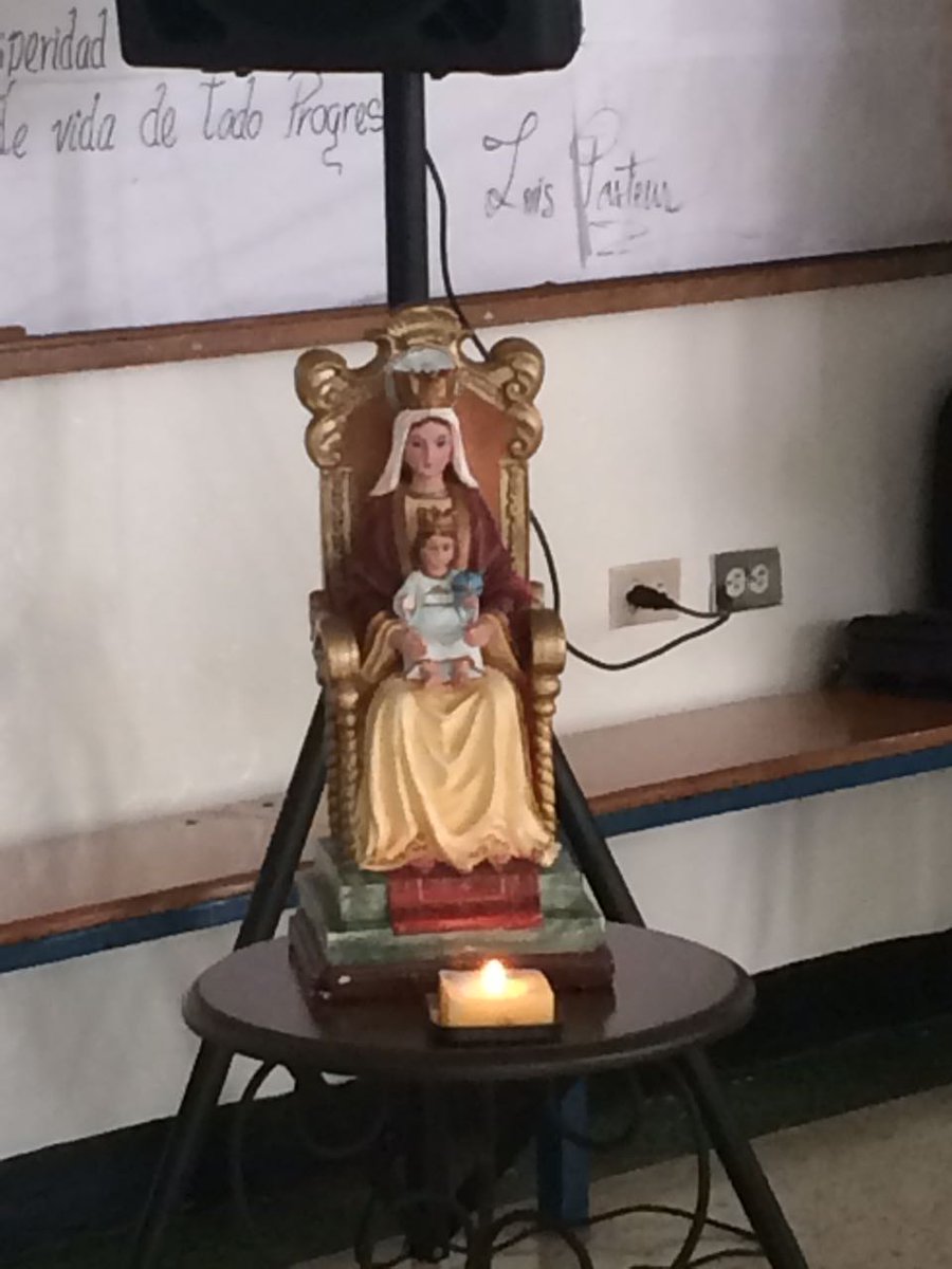 ecocervantes's tweet photo. Eucaristía de Apertura del año escolar 2016 2017  @MunicipioSC @ZonaEducTachira @DRCEE_Tachira https://t.co/ZzaG1McKNo