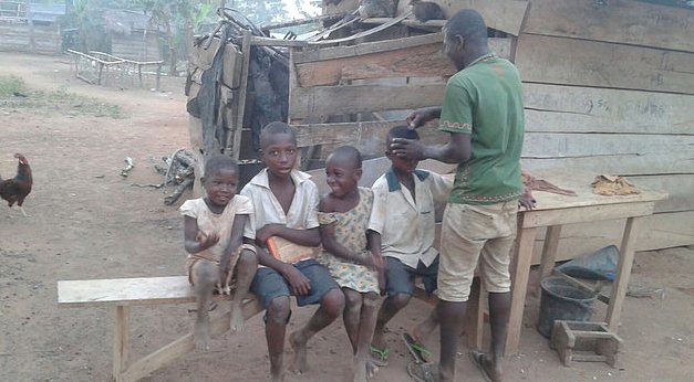SauniGo's tweet photo. Check out this #barbershop in #Ghana https://t.co/yHHB5ZNVyP  #YAfrique #Africa #haircuts https://t.co/o73l1r6CqR