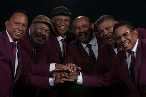 Dimensionlatin's tweet image. A puño cerrado la nueva produccion de la dimension latina .presentacion en el teresa carreño domingo 2 de octubre