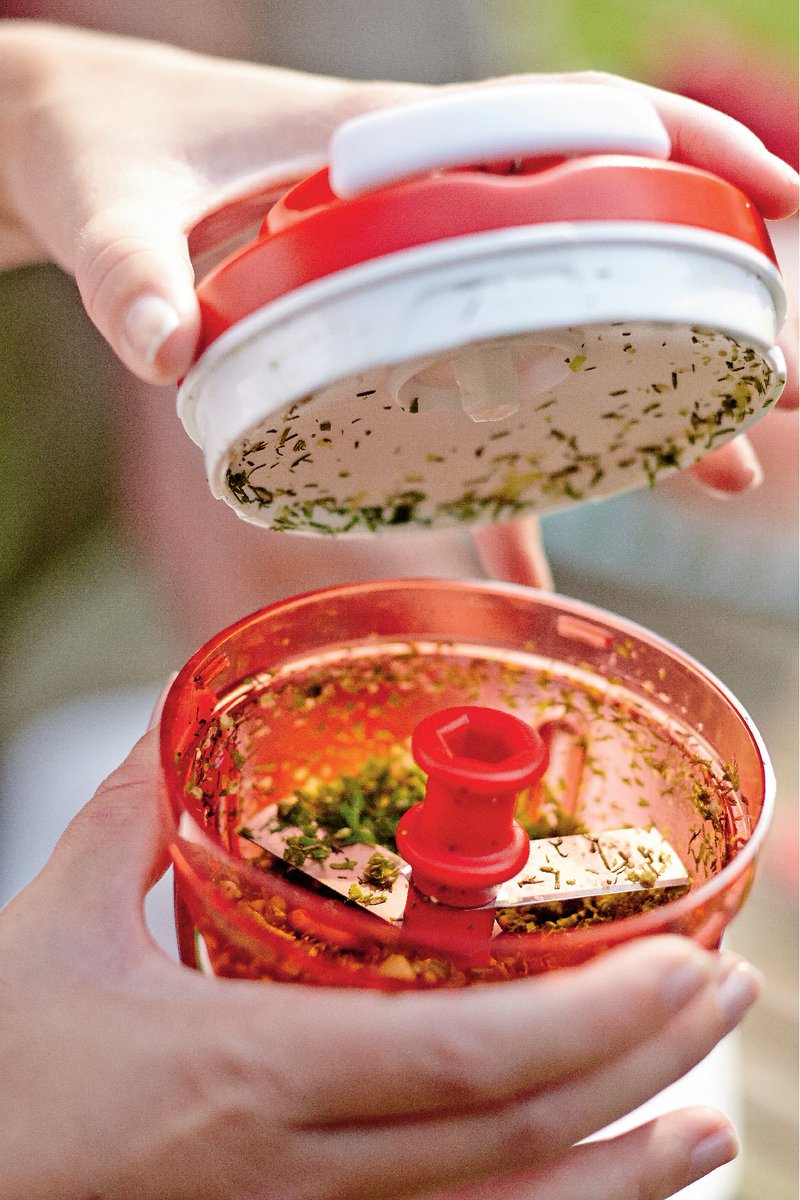 Tupperware Brands on Twitter: chop herbs, nuts, veggies more with our eco-friendly, easy to use Herb Chopper. #Tupperware https://t.co/9yetogk39c" / Twitter