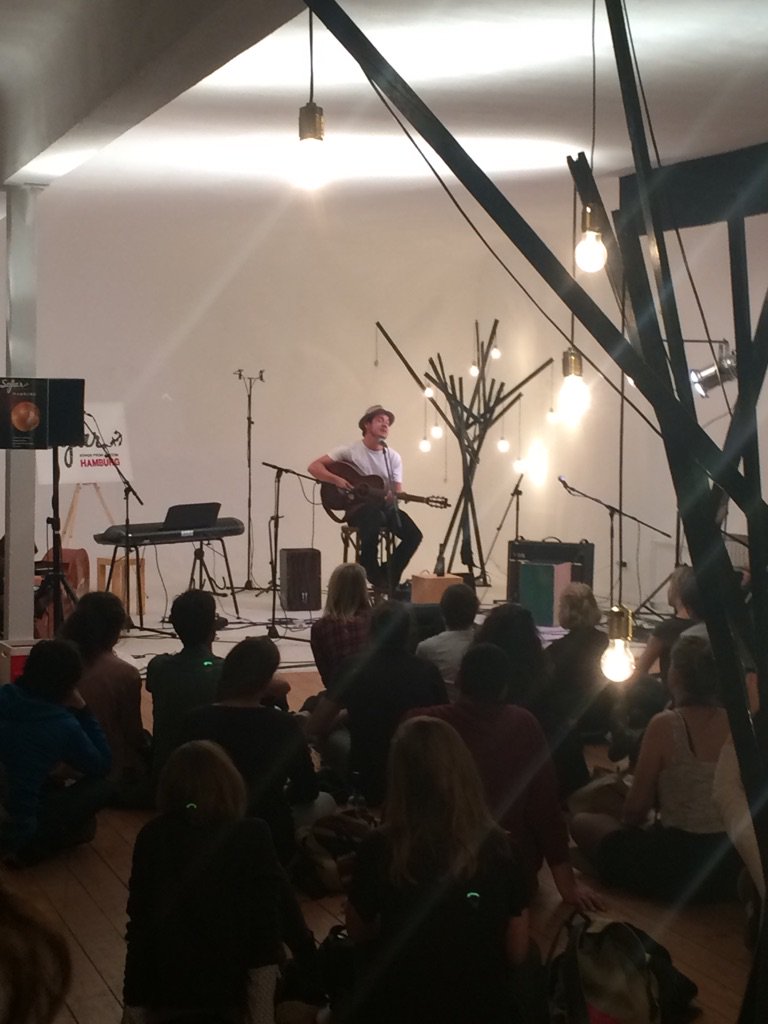 SofarHH's tweet photo. Last act of the night : the amazing @jonkenzie #SofarHH #sofarsounds #rbf2016 https://t.co/ok3BCtxXeT
