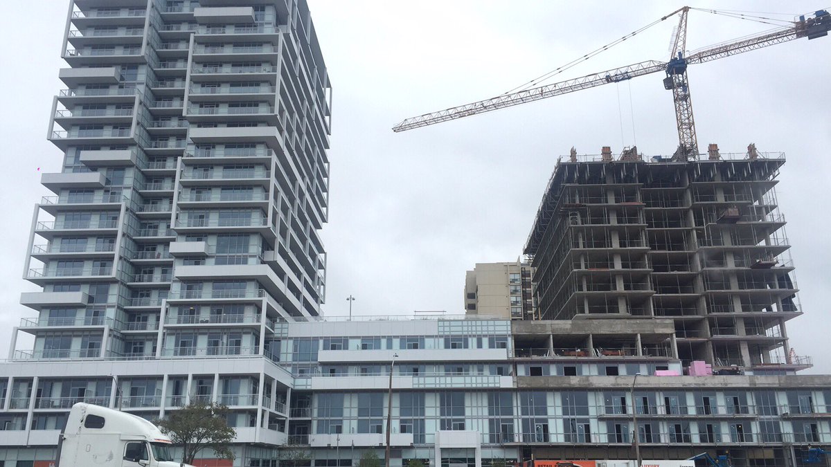_empirehomes's tweet photo. Rain and Senses is living up to its name today in #Oakville. Limited move-in ready suites remain. #RainCondos https://t.co/zKQDGUtAKx