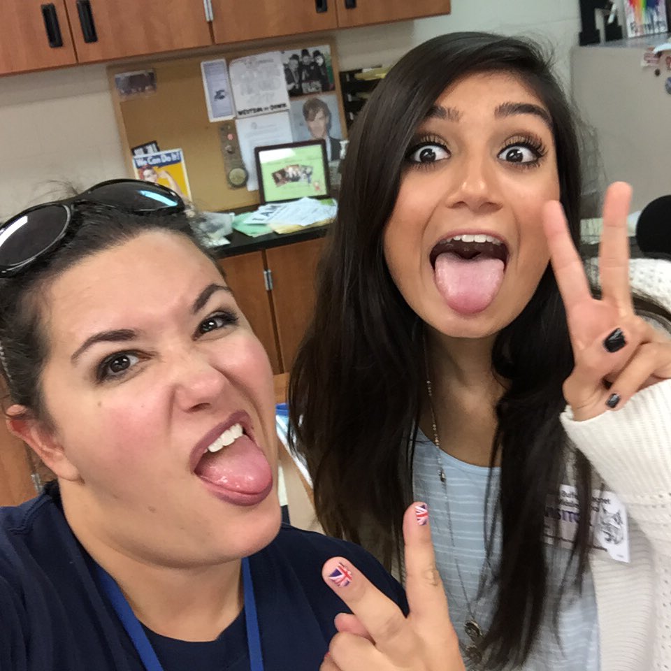 RosieOnTheFly's tweet photo. My "daughter" @ari_ibrahimi! #what? #thesekidsarecrazy #buffettknowsedtech #welcometoteacherlife @BuffettMagnet #WomenInSTEM #womeninscience https://t.co/NmFAHfOXeK