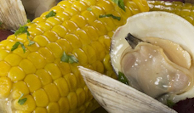 BrunosRistorant's tweet photo. It's Clambake Italiano time @BrunosRistorant ! Filet of beef or Cornish Hen, doz. clams, corn, sweet potato mash, white clam pasta &amp; dessert https://t.co/NHBVhxaySm