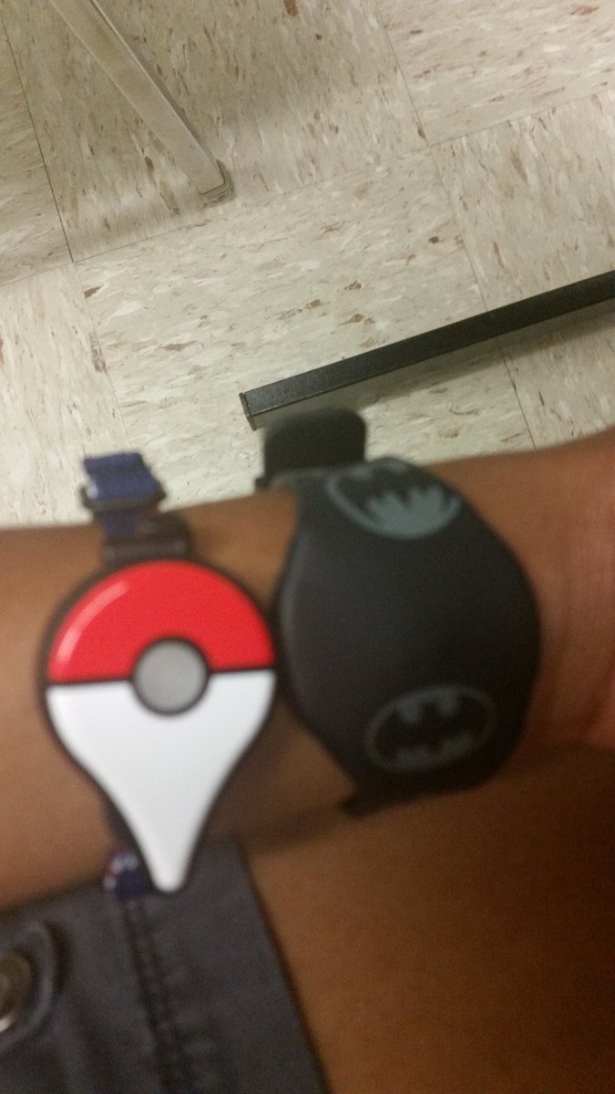 Alizzler's tweet photo. #PokemonGOPlus #BatmanWatch #PGOTeamMystic https://t.co/qcGKWLmNJm
