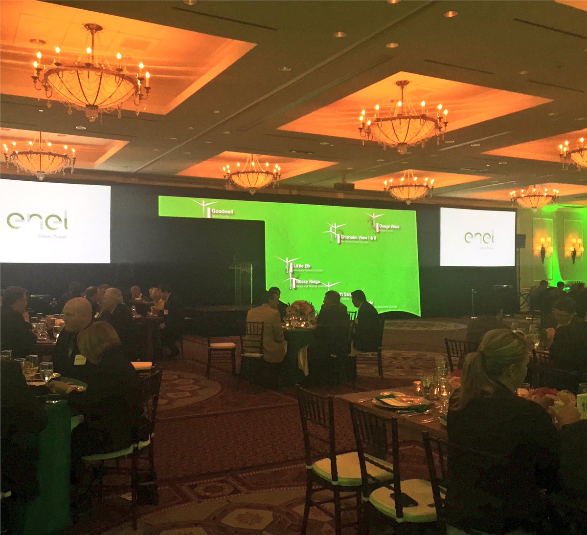 corysconnects's tweet image. Projector mapping fun from the Enel green power show. #enelgreenpower #coryav #projectormapping