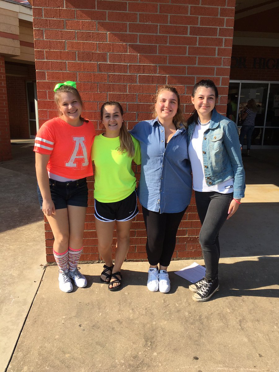 aiyana_andrew26's tweet photo. Congrats to these sweet girls on winning scholarships to @RYLA6110 #ryla6110 #ryla2016 https://t.co/kBY4n1hlfk