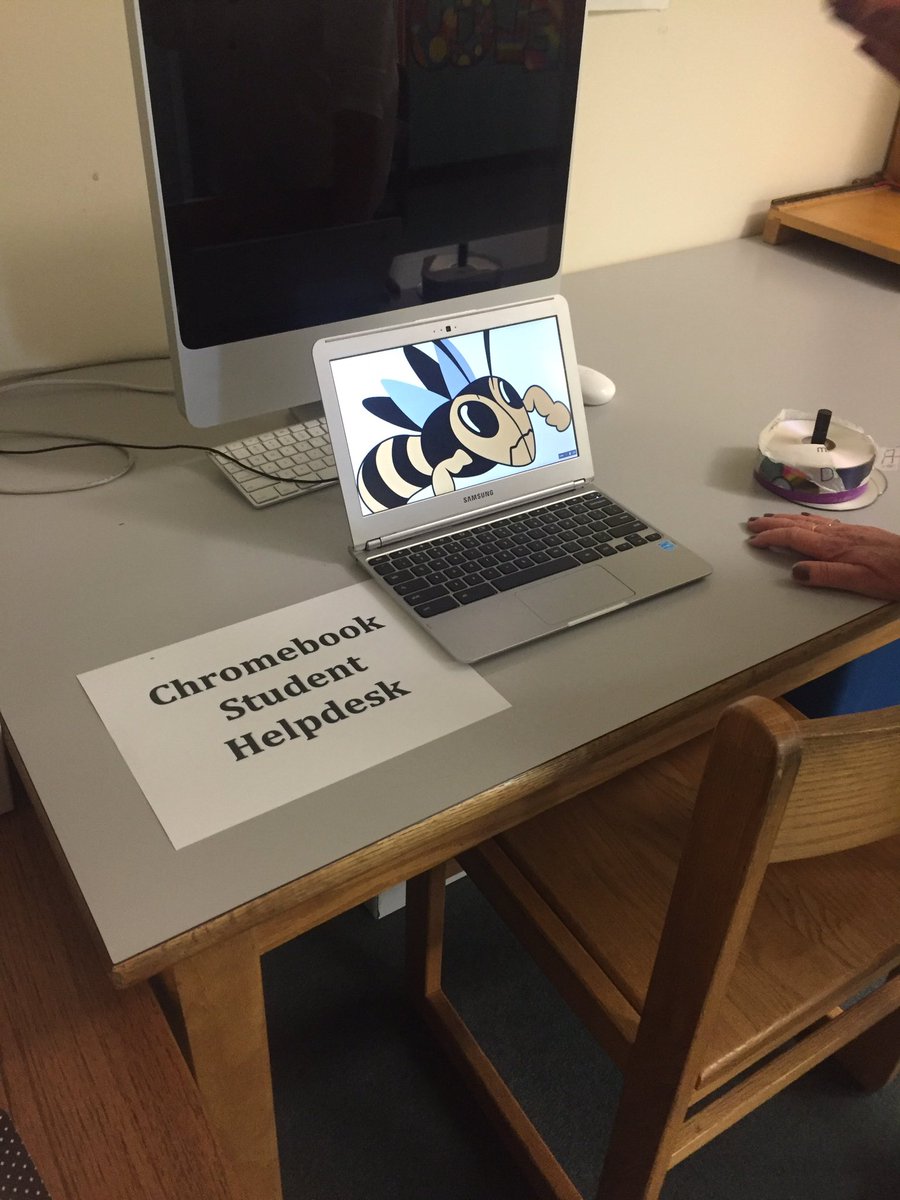 BethHouf's tweet photo. Our Tech Agents running our student help desk. #flyhighfri #fpslearn #fmsteach https://t.co/TVv2bI8pFB