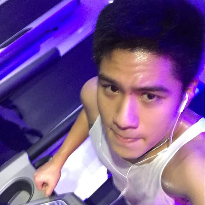 PondChalatAF11's tweet photo. [cr. FB  Chalat Gamaol]​ วิ่งหน่อยเว้ยยยย​ @PONDCONVANS #pondconvan https://t.co/Foyajwhu6n