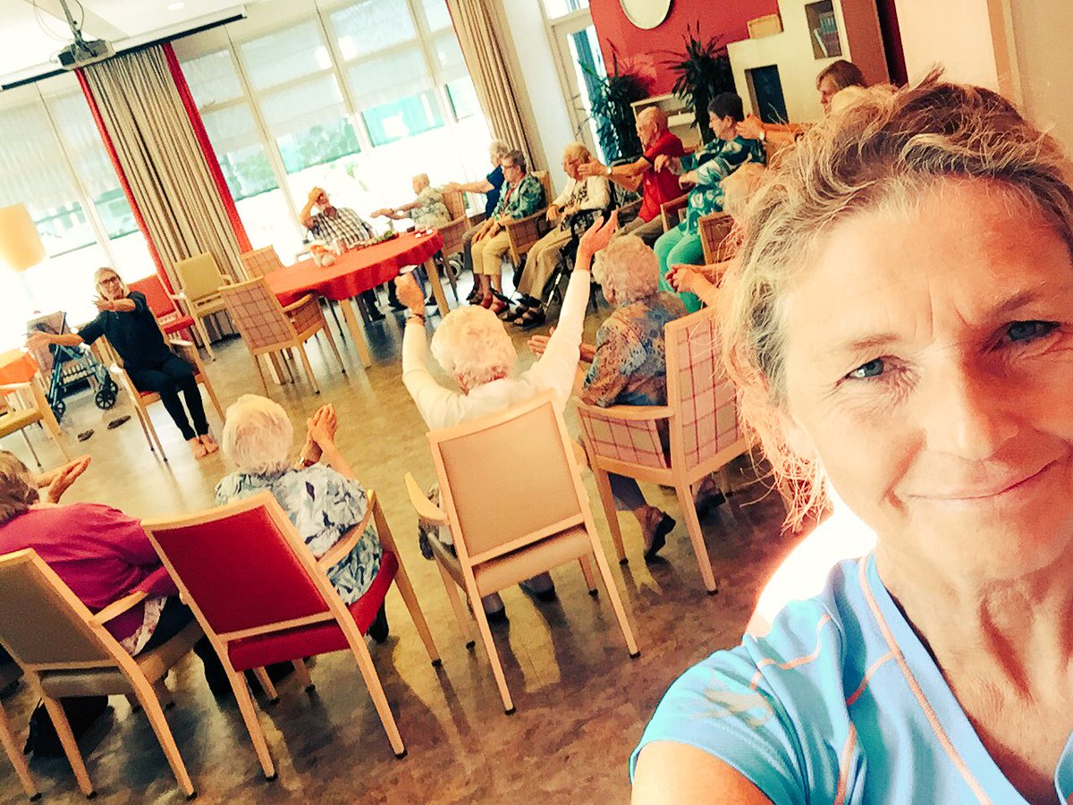 singelcross's tweet photo. Succesvolle sessies Mindfulness aan ouderen @gem_zaltbommel #Opbrengst  #goeddoel @singelcross 2016 #happypeople #sportief @ZDR_zaltbommel https://t.co/Pm3Bz7N7n5