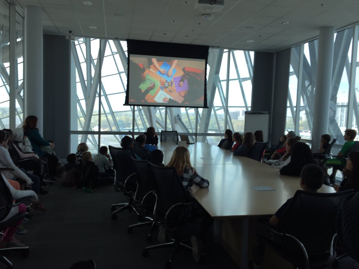 Bearhead_C's tweet photo. 45 students from @louis_riel_sd watch #findingheart @CMHR_News #thechildrenarecallimg #reconciliACTION https://t.co/5fLlCXe4tD