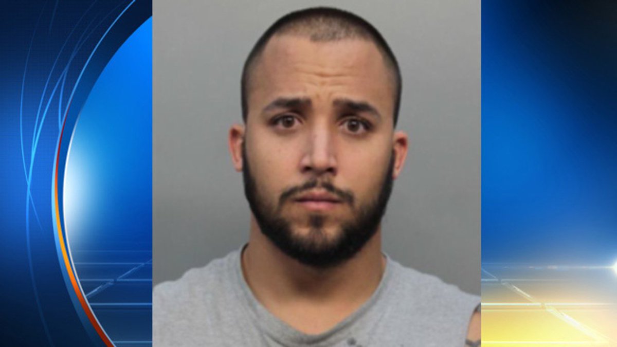 'Ninja burglar' arrested after breaking into luxury homes in North Miami, police say bit.ly/2cIBuyN?utm_me… https://t.co/U84aCizEqF