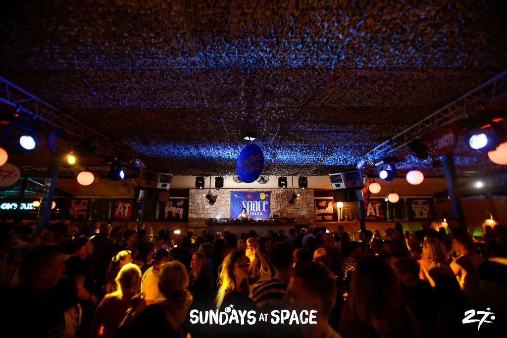 SundaysatSpace tweet media