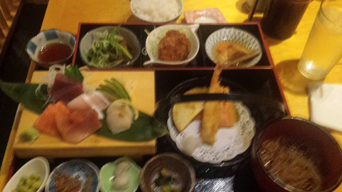 simoncalvert67's tweet photo. just a light lunch. #nofrieswiththat https://t.co/KkyIr6zWaw