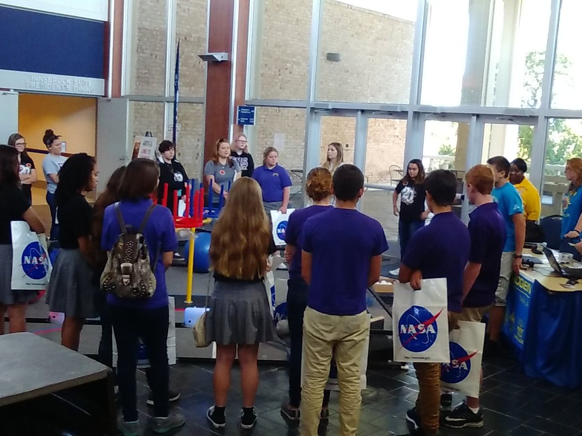FTC8956's tweet photo. New day new crew to demo @FTCTeams for NOLA area students with @NASAStennis + @TeamFusion364 at UNO Journey To Mars https://t.co/1SzVSJmwNp