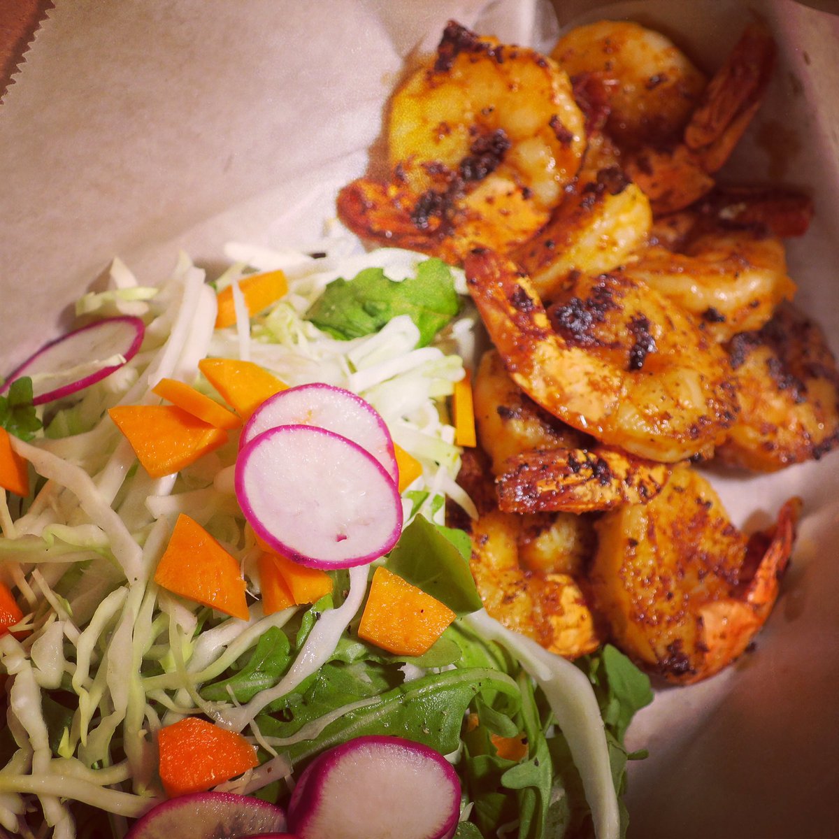 Revoltsandwich's tweet photo. #TGIF!Treat yourself to our #grilledshrimp w/carrots, celery, radish, &amp; lettuce slaw #nyclunch #tribecalunch #nycfoodie #foodporn #fidilunch https://t.co/EuOC9Jg88t