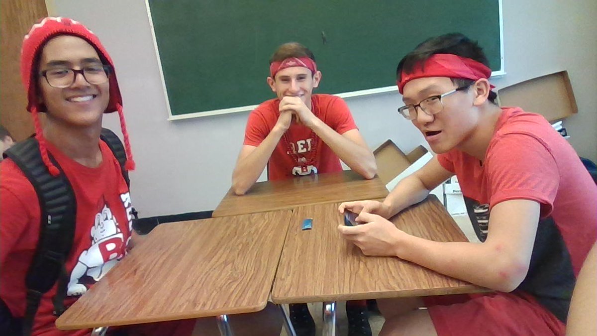 MrsKintzelBB's tweet photo. 2nd and 3rd hour spirit wear! #bbhc2016 @BBCHS_Positive https://t.co/4jayllbK7u