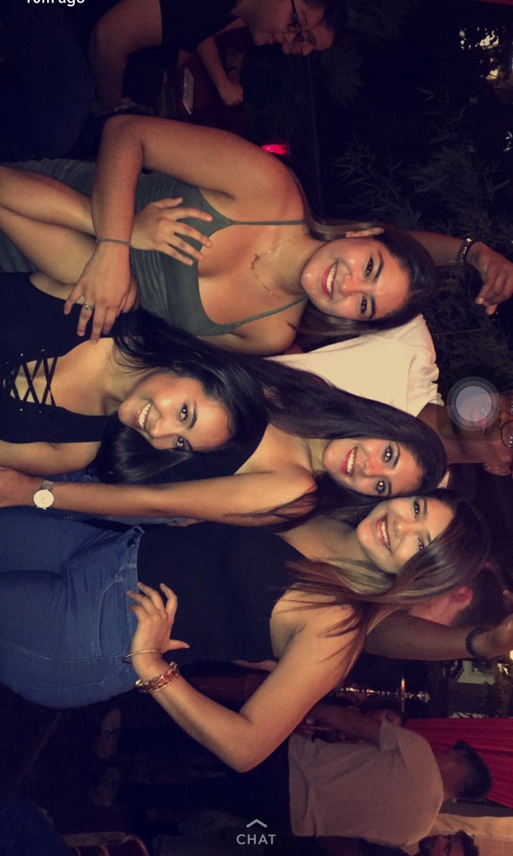 larsatlarge's tweet photo. Peep hand placement https://t.co/VqtaDQA6qk