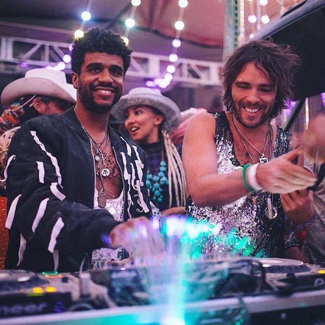 #HotNatured jams at Burning Man! ift.tt/1bz49Qe