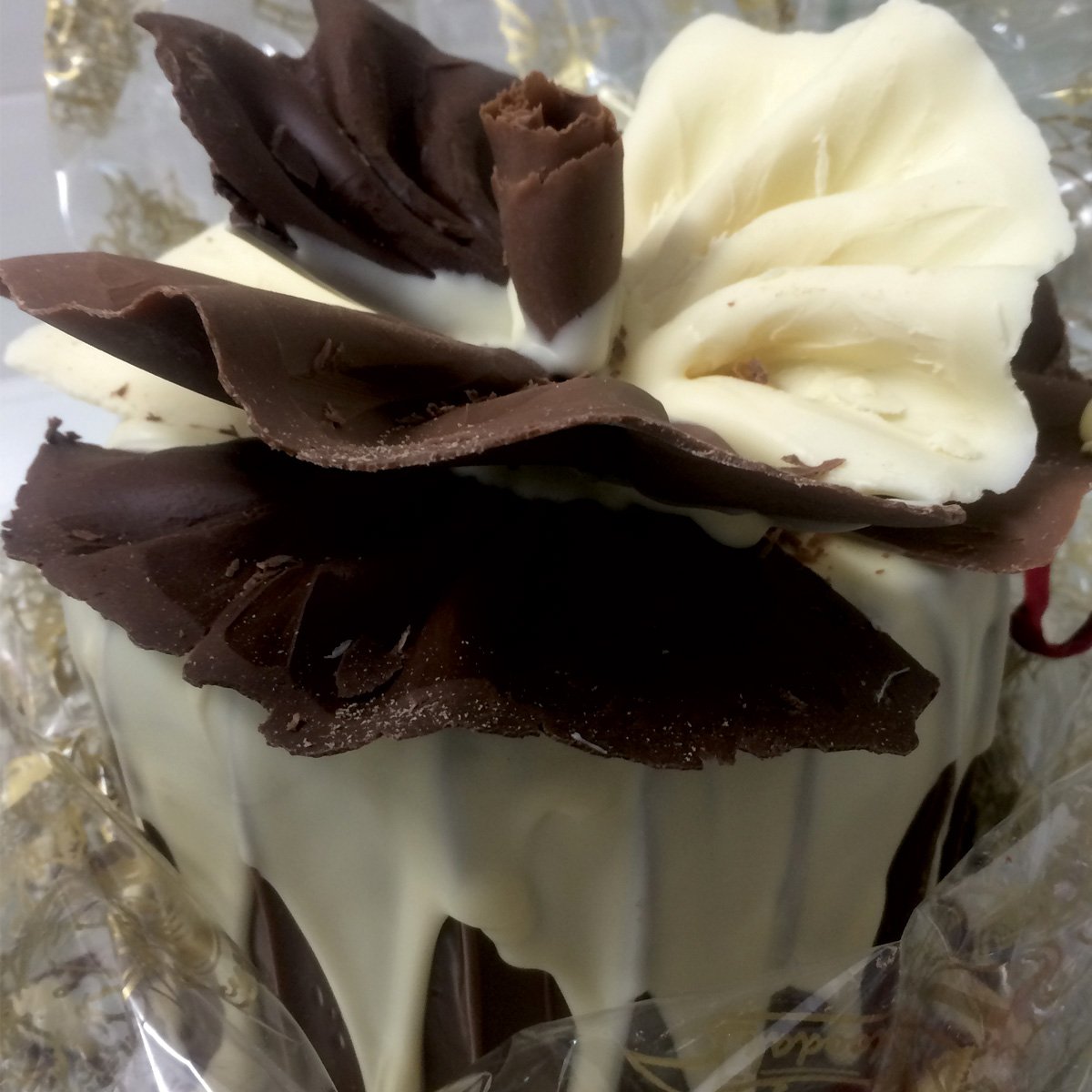 joyjewellery's tweet photo. What a friday treat! Thanks to our #NewburghSt neighbours @choccywoccyshop... It looks just like our Butterfly Cupcake Charm! #Carnaby https://t.co/QvRQXkk2P5