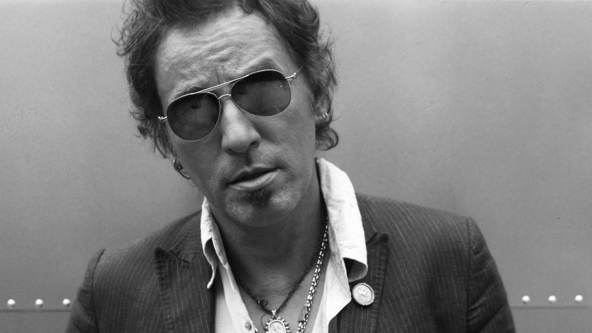 anecdotariorock's tweet photo. "En la música, Frank Sinatra puso la voz, Elvis Presley puso el cuerpo y Bob Dylan puso el cerebro". Bruce Springsteen https://t.co/HdzG2iynTT