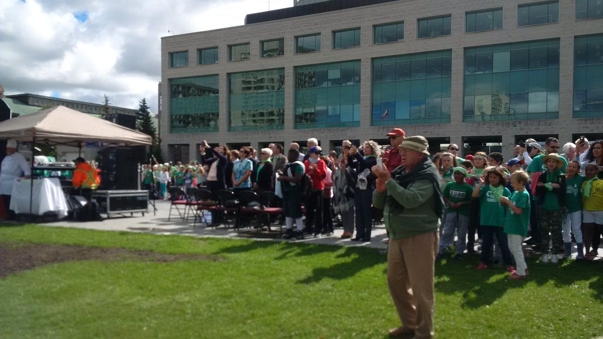 BobMonette1's tweet image. Bonne journée de la Francophonie à tous et toutes! @JimWatsonOttawa @mflalonde #Orléans