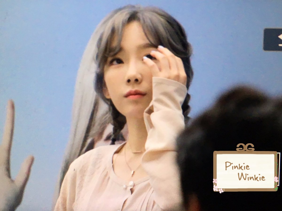 [PIC][23-09-2016]TaeYeon tham dự buổi Fansign cho thương hiệu nước uống "SAMDASOO" tại COEX Live Plaza vào tối nay - Page 3 CtDOXaTVYAEP04B