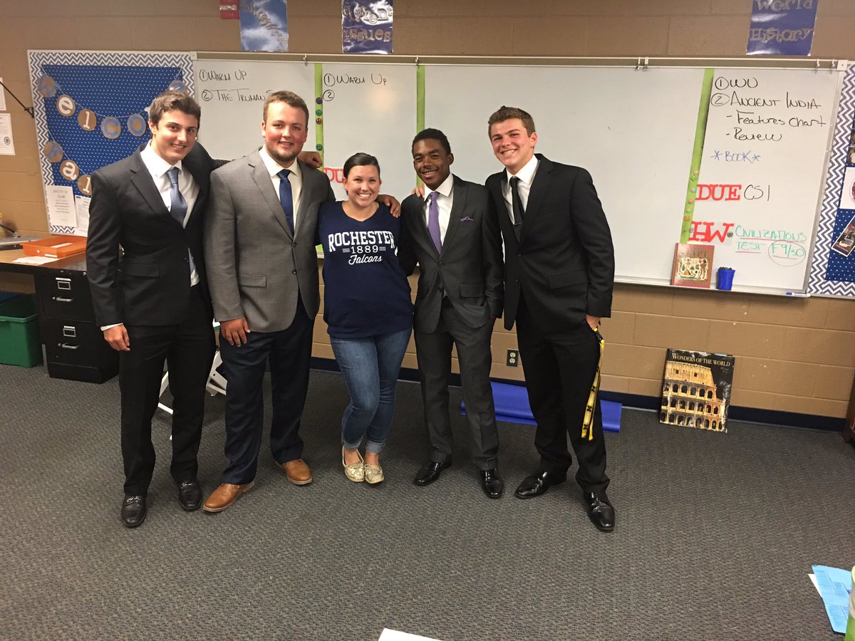 Mrs_M_Pierce's tweet photo. Football Friday!  Here we go now, Blue!  🏈💙  #rcsrhsfalcons @bwright_98 @RomanPetrusha @alex_tilford https://t.co/jfxnNiaxLw