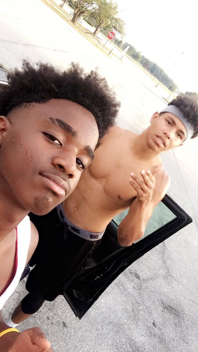 FlashTae's tweet photo. Happy birthday bro Let's get this dub tonight ... @Deezus_2 https://t.co/OCw1CGkzhM