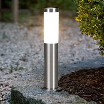 Nuevas lámparas con #diseño #minimalista para exteriores. #Chollos para un #FelizViernes bombilla-mundo.es/iluminacion-ja…