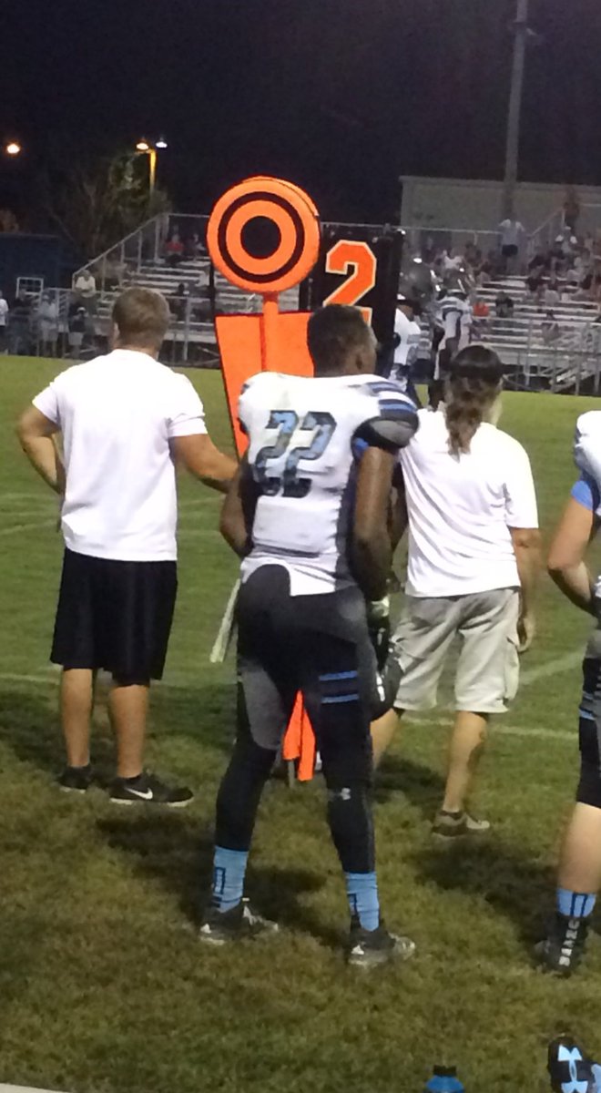 SPHSFootball16's tweet photo. Happy Birthday to @Respect_Malik! We love you dude! 💙🎁🎉🎊 https://t.co/9Fd5DFgozi