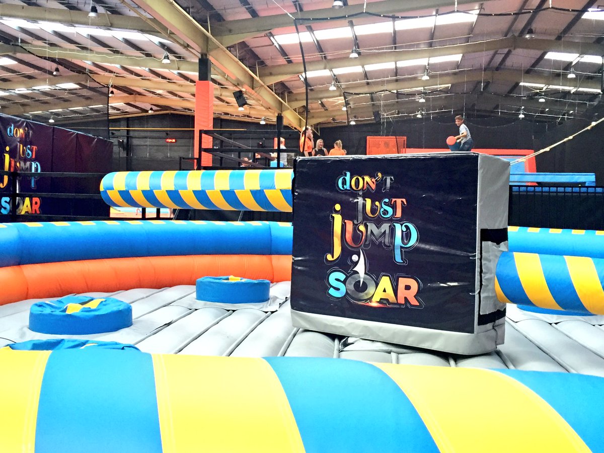 kylieleeminjing's tweet photo. Fun times at SOAR Trampoline Park #hellomedway #freshers2016 @GKUnions #GKunion https://t.co/TNoqGir2Wa