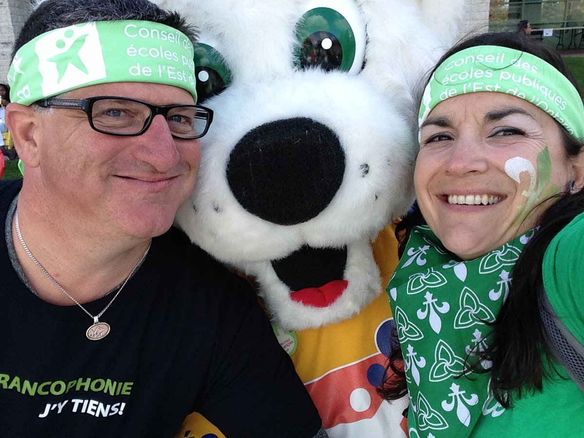 Regardez qui on a trouvé au Pique-nique des Franco-Ontariens. M. Campeau et Léo. #CEPEOFranco