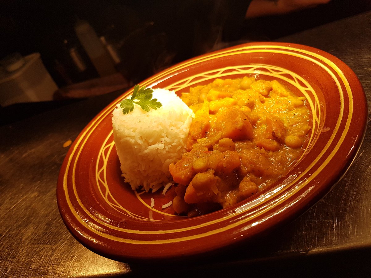 BathLodgeCastle's tweet photo. Our amazing sweet potato, chickpea and coconut curry that's vegan! #vegan @vegan #bath @BathLifeMag #delicious @thebestofbath #comeandtry https://t.co/Wu2feMA9gR
