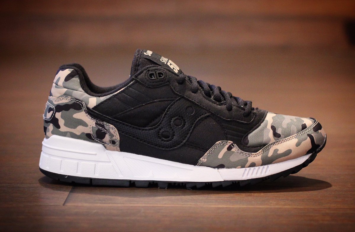 camo saucony