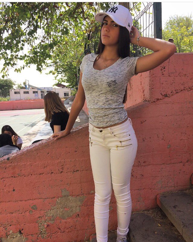 barr0200's tweet image. 