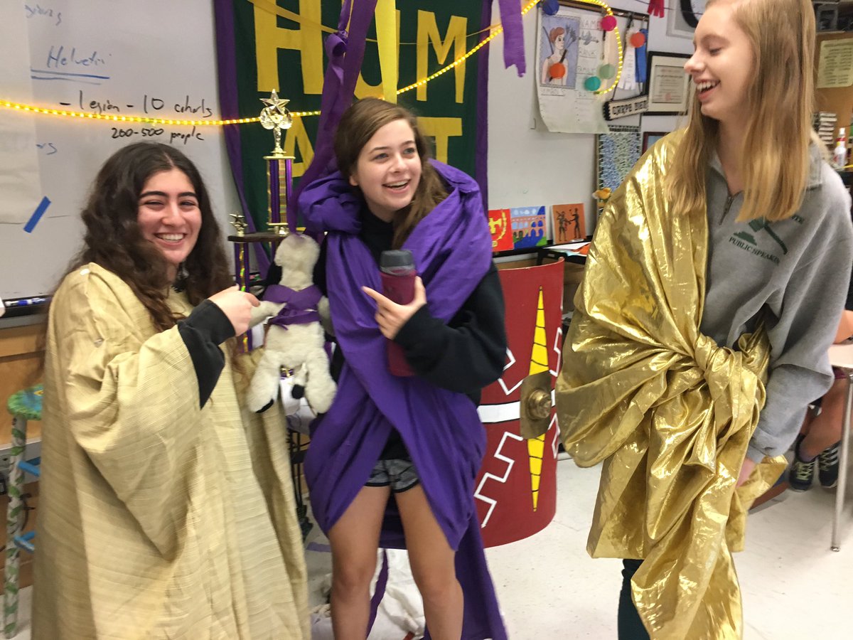 WilkinsonEmmaK's tweet photo. Happy Birthday, Divus Augustus! #miralatin @MagisterDavis1 https://t.co/Npacf9jnu6