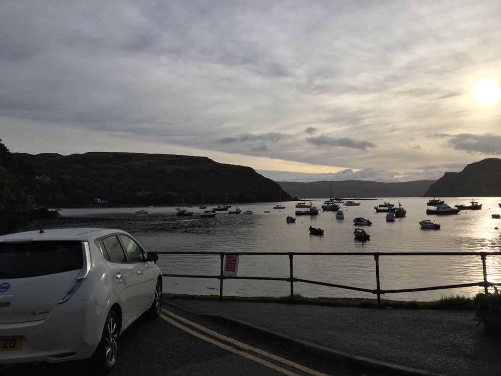 BeckyFretwell's tweet photo. Beautiful start to the day at #Portree #Skye @HomeEnergyScoHI @johnclarkmotors #EV https://t.co/UKwegDfzKJ