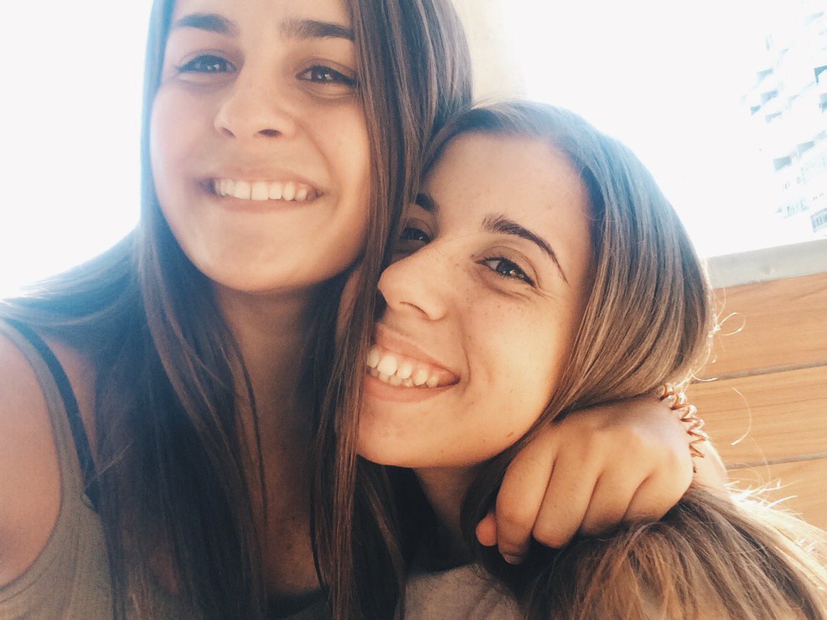 alexandramircoo's tweet photo. Es uma bomba amor, finalmente juntas 💖💖
#topdostops #destanaolargo https://t.co/wloPF2Pmn7