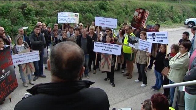 FabienneLeMoing's tweet photo. Manifestation des salariés de la lunetterie #logo à Morez #Jura #social
https://t.co/8D7Esde0C4 https://t.co/mOIfbYka4K