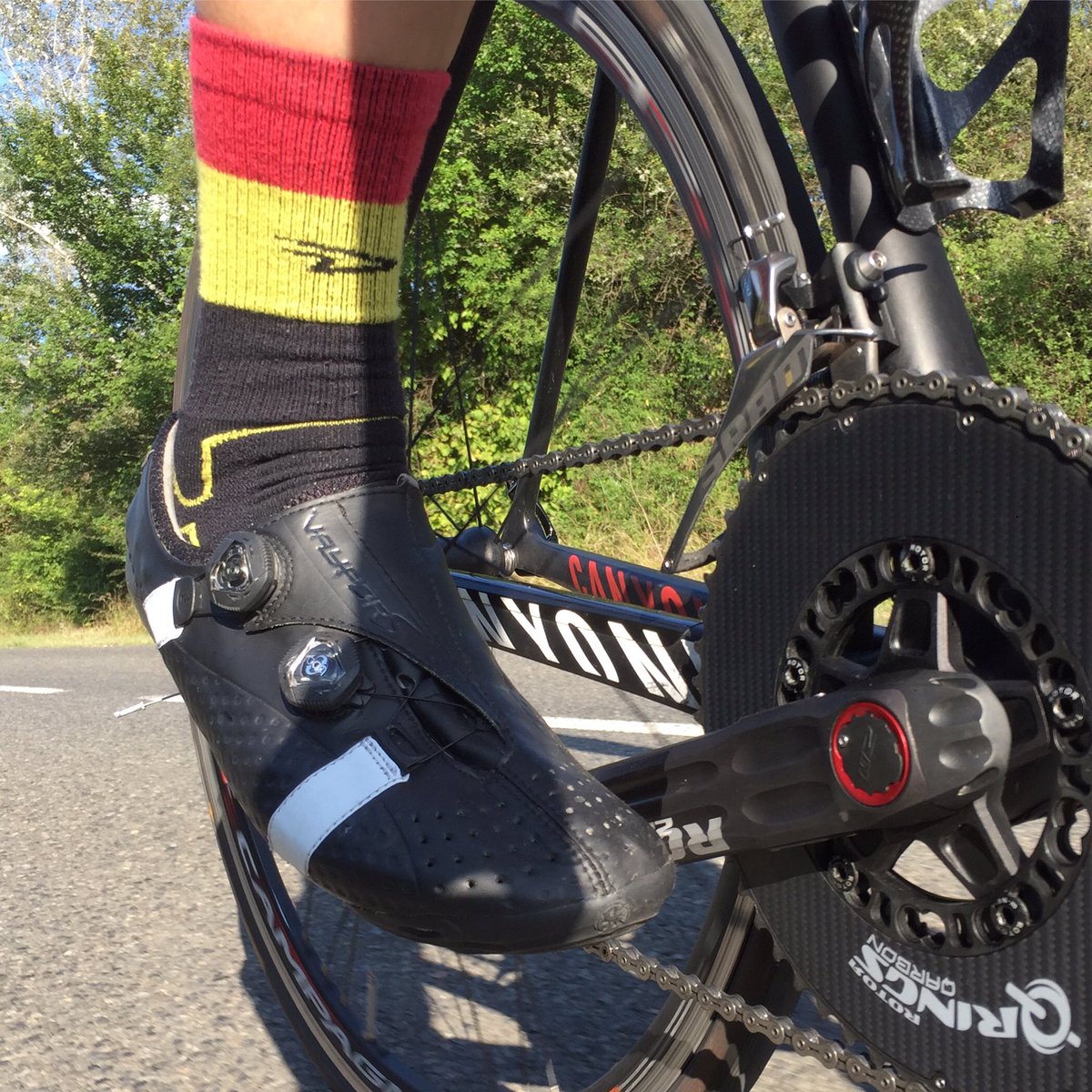 VeloPerso's tweet image. #defeet #levitator trail and #rotor #2inpower with #bont #vaypors @ROTOR_bike @BontCycling @DeFeet @VeloPerso #sockdoping #cycling
