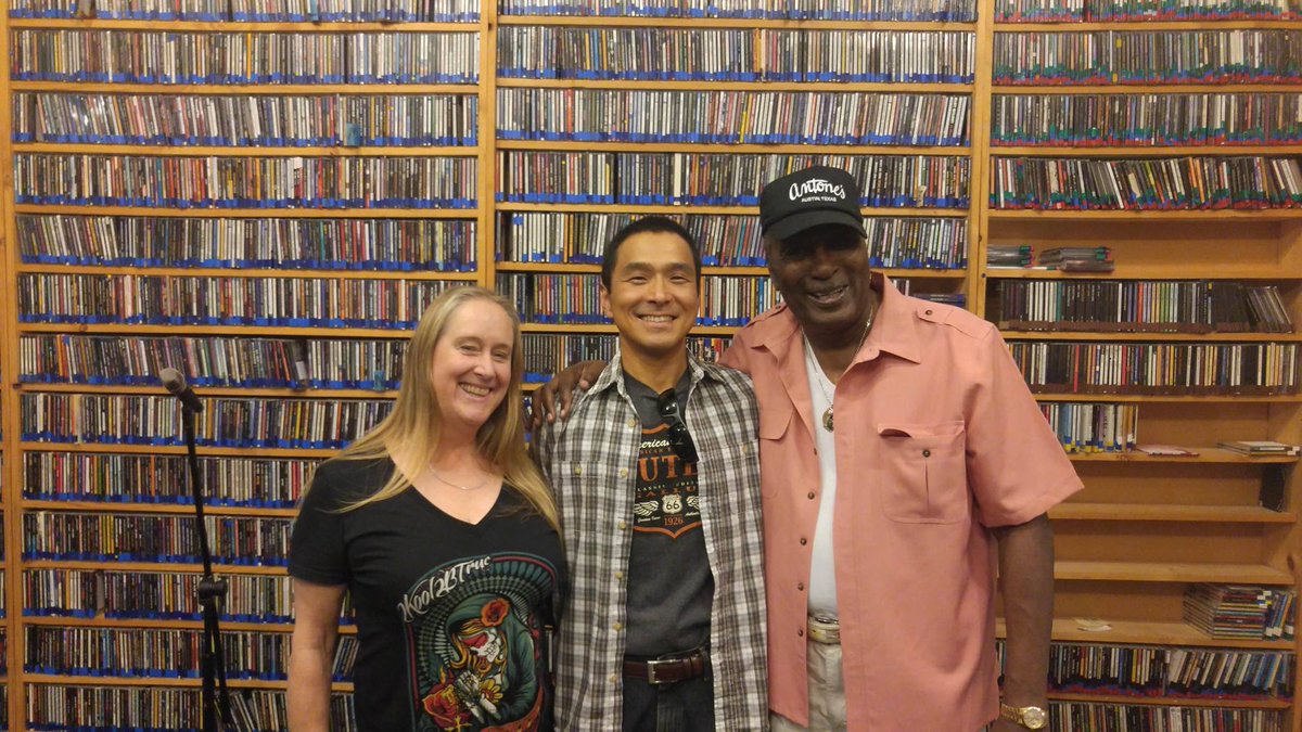 @fiona_boyes <a href="/Shoblues/">Shoji Naito</a> AND <a href="/EddyClearwater/">Eddy Clearwater</a> playing live at <a href="/WEFTradio/">WEFT</a>! See you all tonight at the Blues Blast Music Awards #BBMAs #nominees